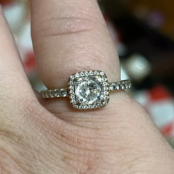 Pandora Square Sparkle Ring - Picture 5 of 14